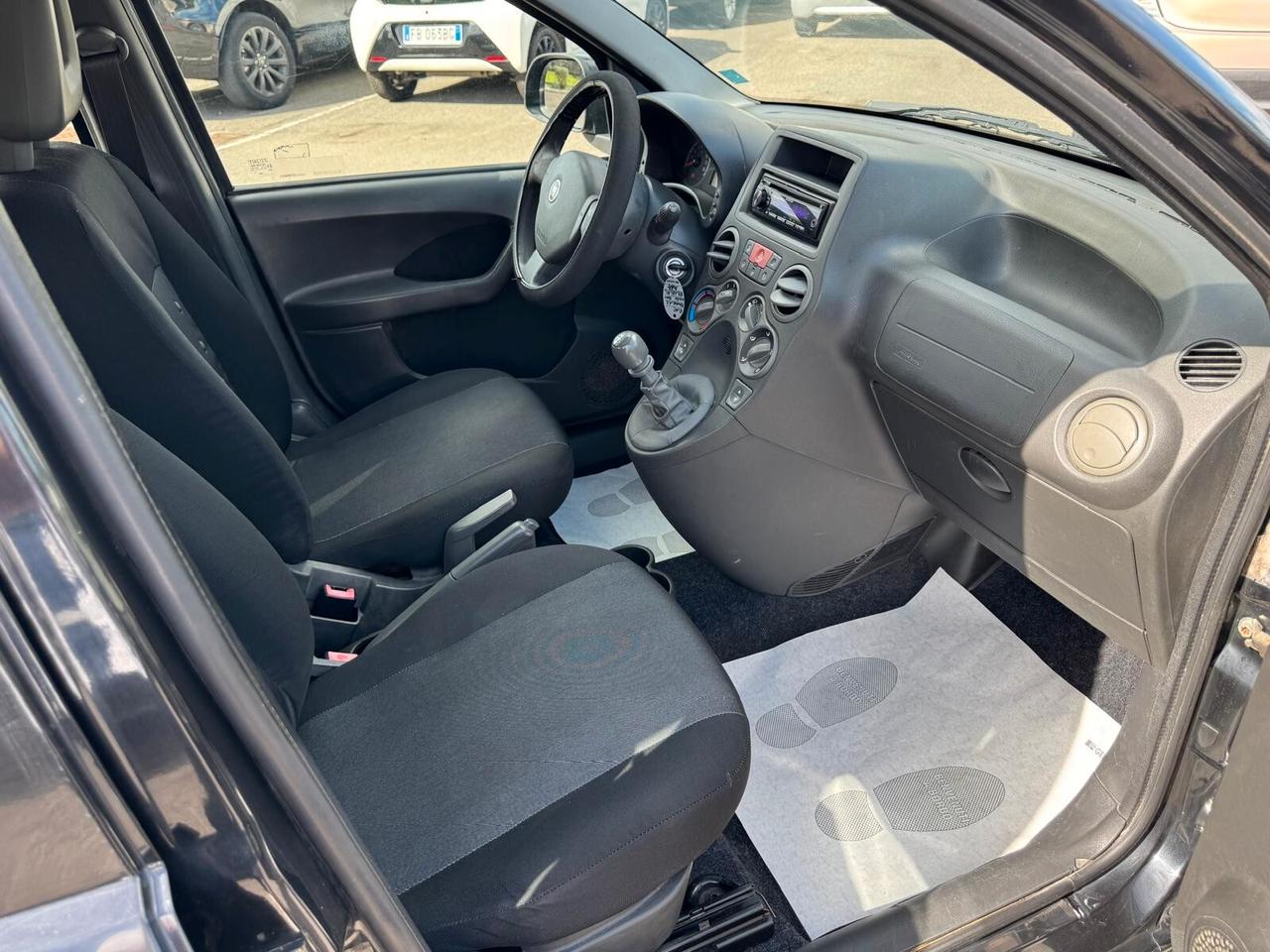 Fiat Panda 1.2 BENZINA NEOPATENTATI 2011