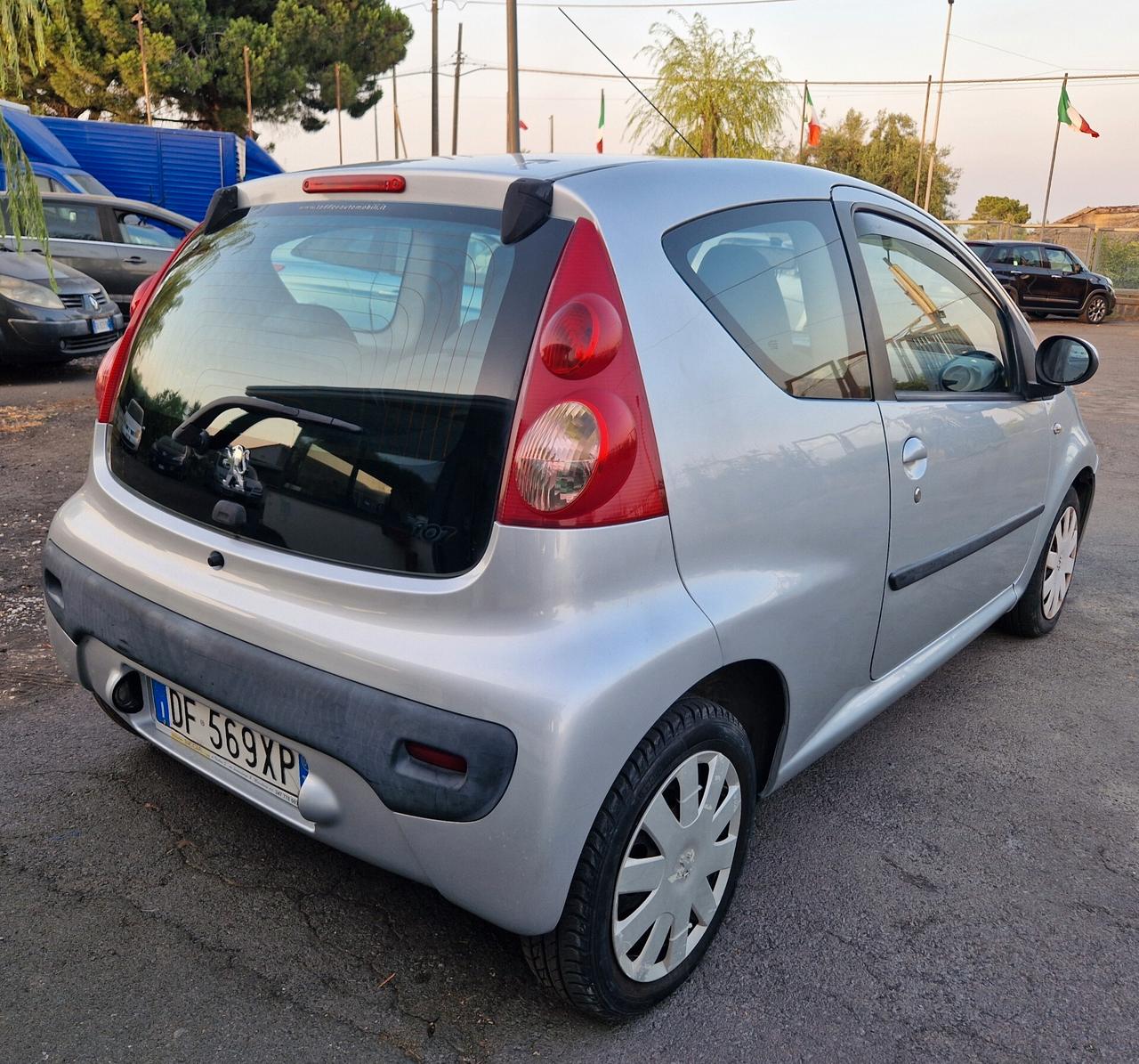 Peugeot 107 1.0 68CV 3p. Plaisir