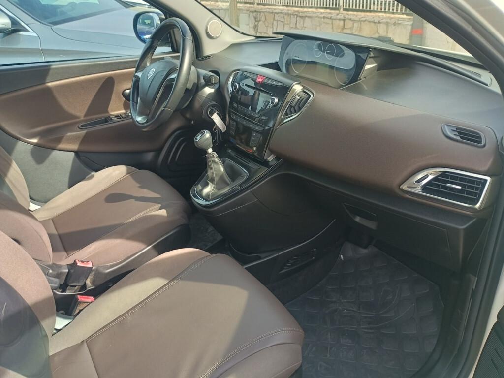 Lancia Ypsilon 1.3 MJ 95cv 5 porte Platinum