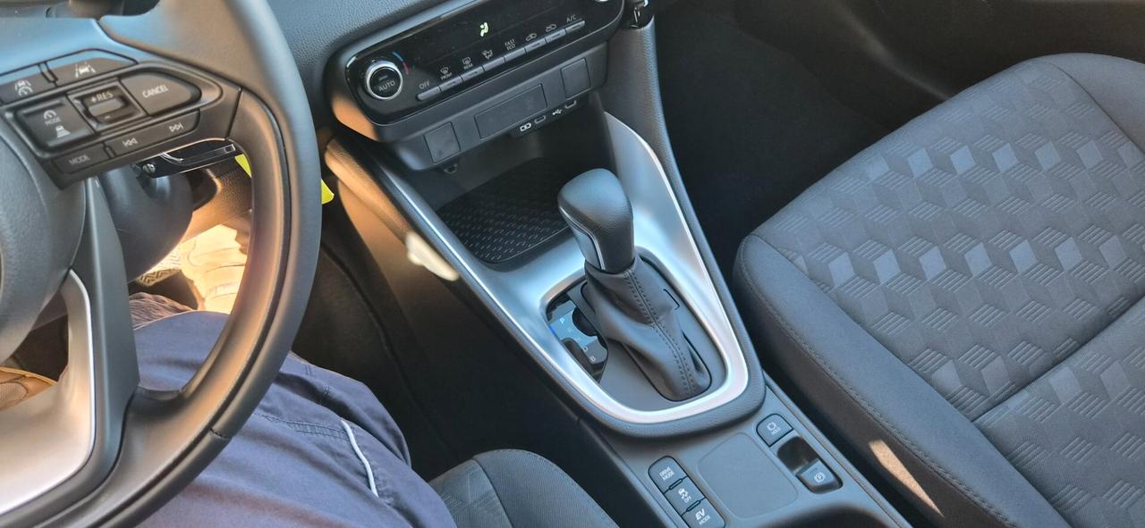 Mazda Mazda2 Hybrid 1.5 VVT e-CVT nuova km0