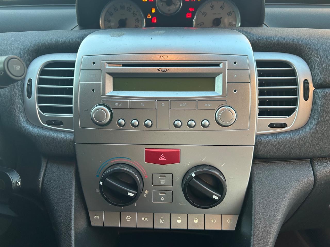 Lancia Ypsilon 1.4 Unyca Ecochic GPL