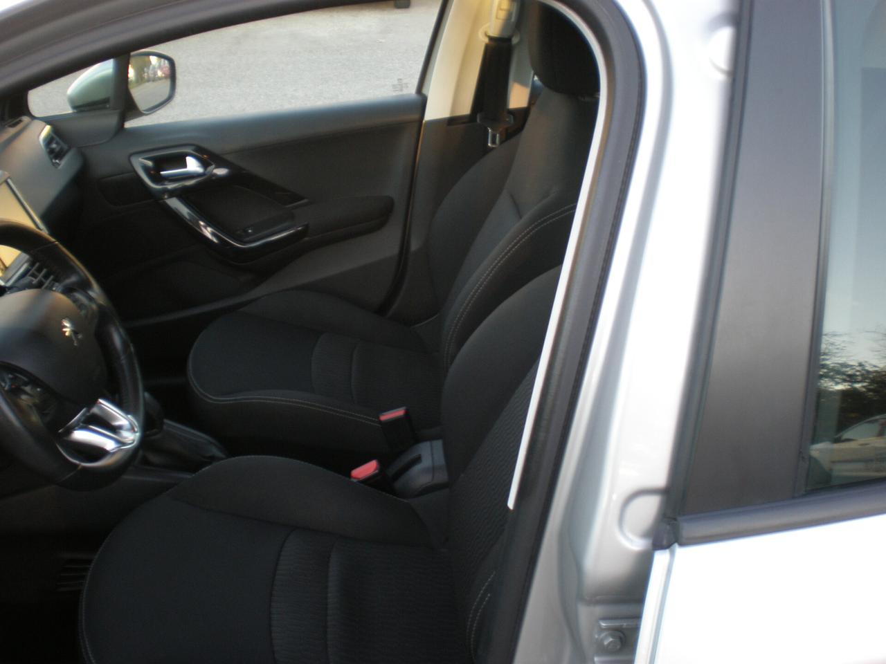 Peugeot 208 restyling 1.6 td, eccellente