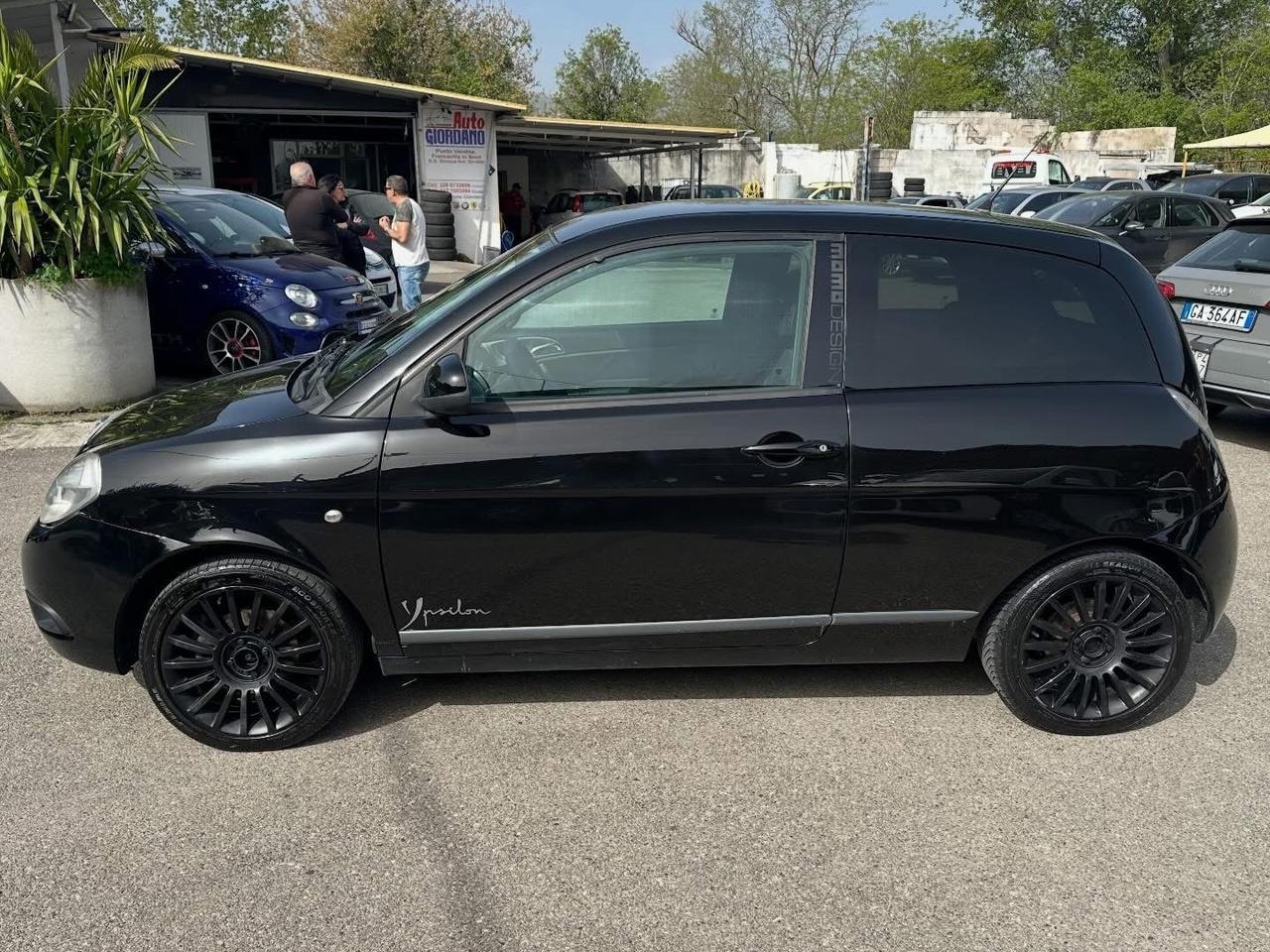 Lancia Ypsilon 1.3 MJT 90 CV MomoDesign