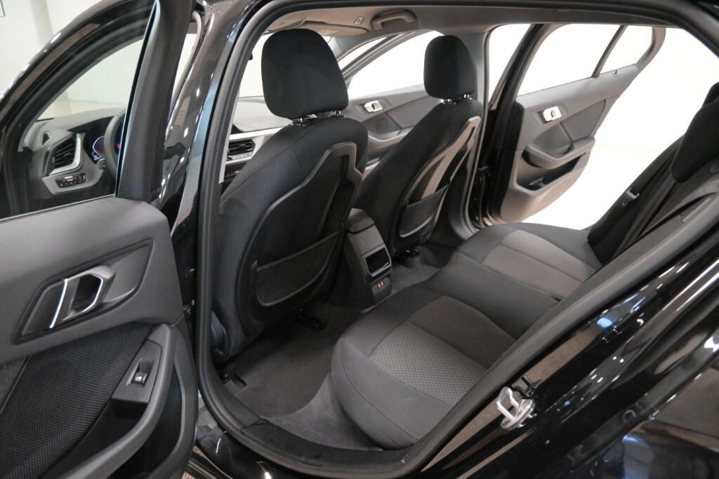 Bmw 116 118d 5p. Business Advantage