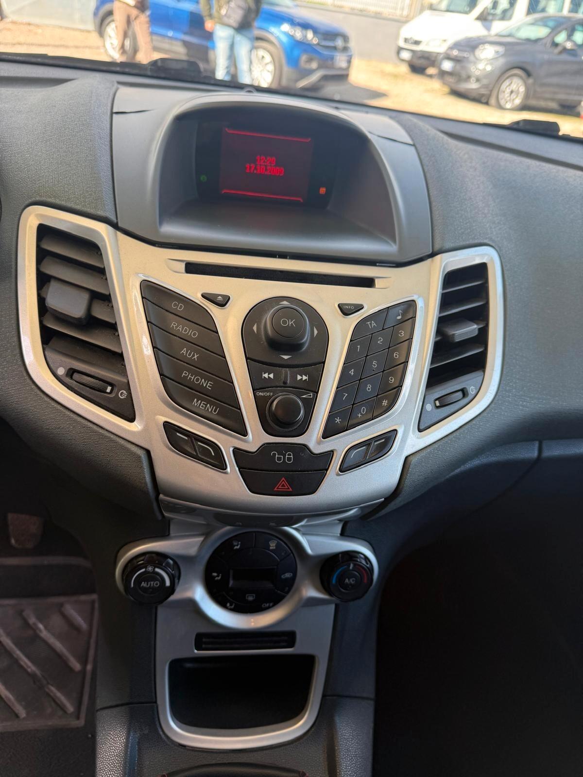 Ford Fiesta 1.4 TDCi 68CV 5 porte Titanium