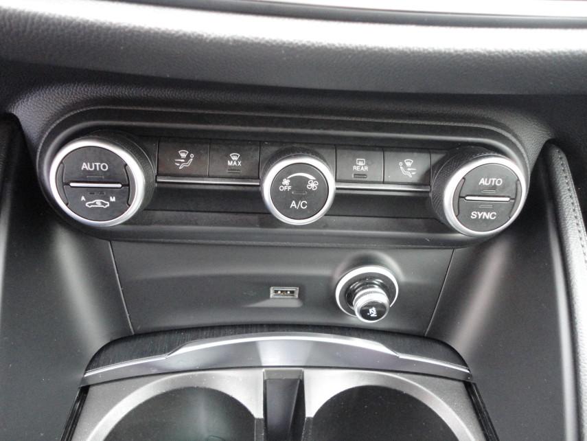 Alfa Romeo Stelvio 2.2 t Sprint Q4 190cv auto