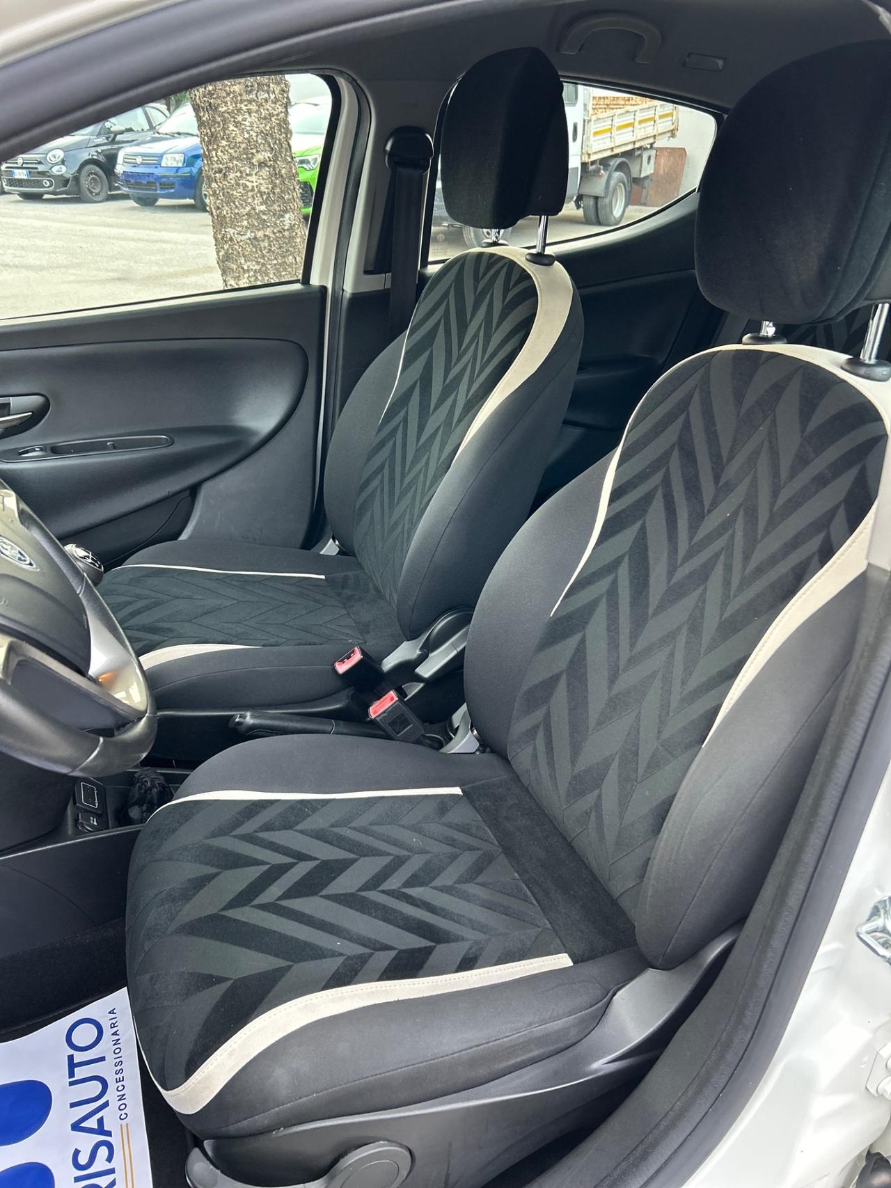 Lancia Ypsilon 1.2 GPL Ecochic Gold