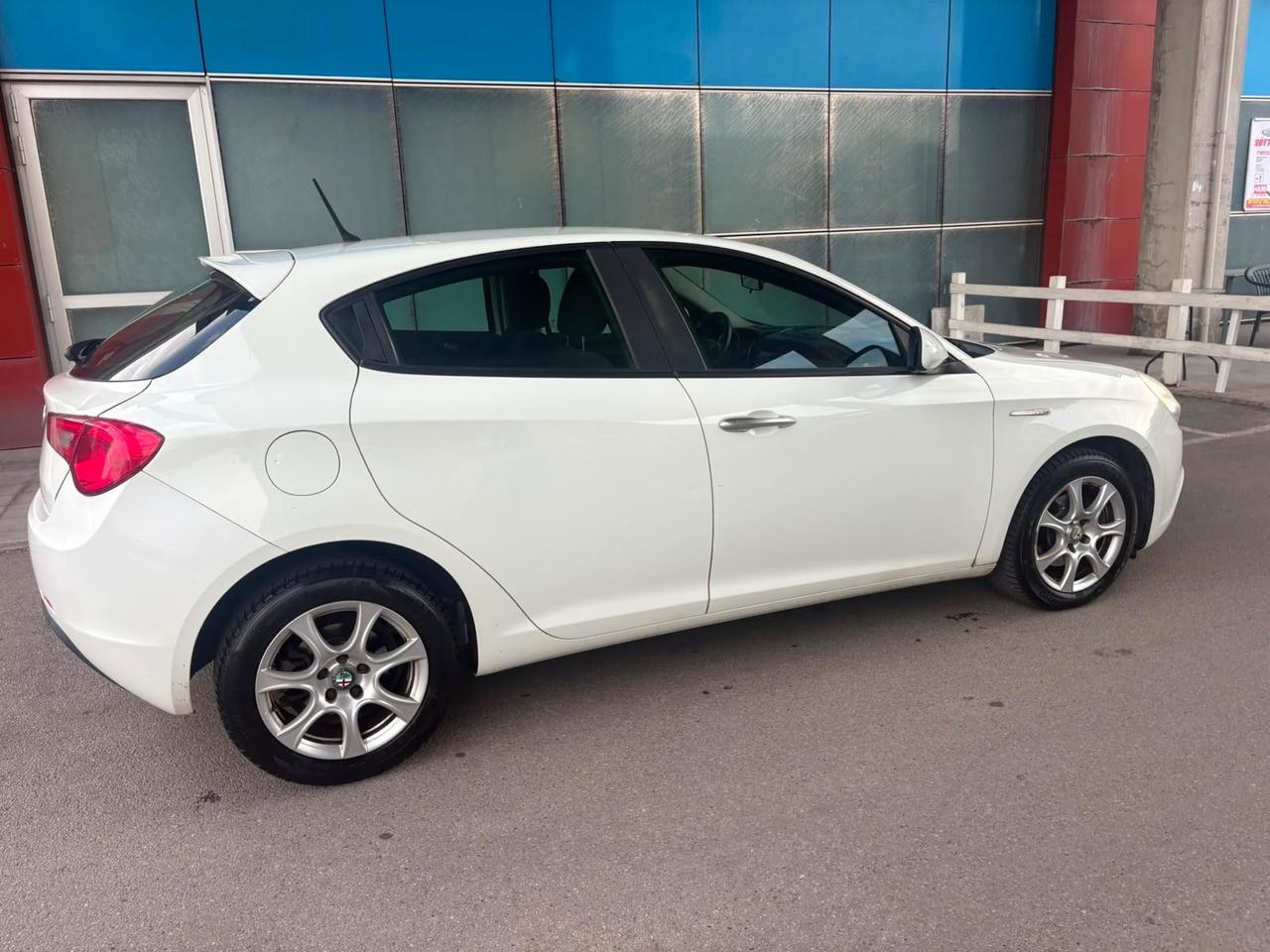 Alfa Romeo Giulietta 1.6 JTDm-2 105 CV Exclusive