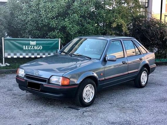 Ford Escort Berlina 1300