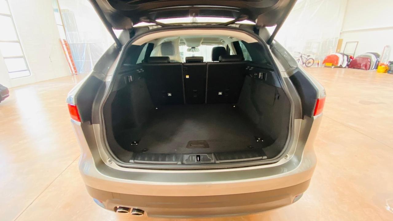 Jaguar F-Pace 2.0 D 180 CV AWD Prestige