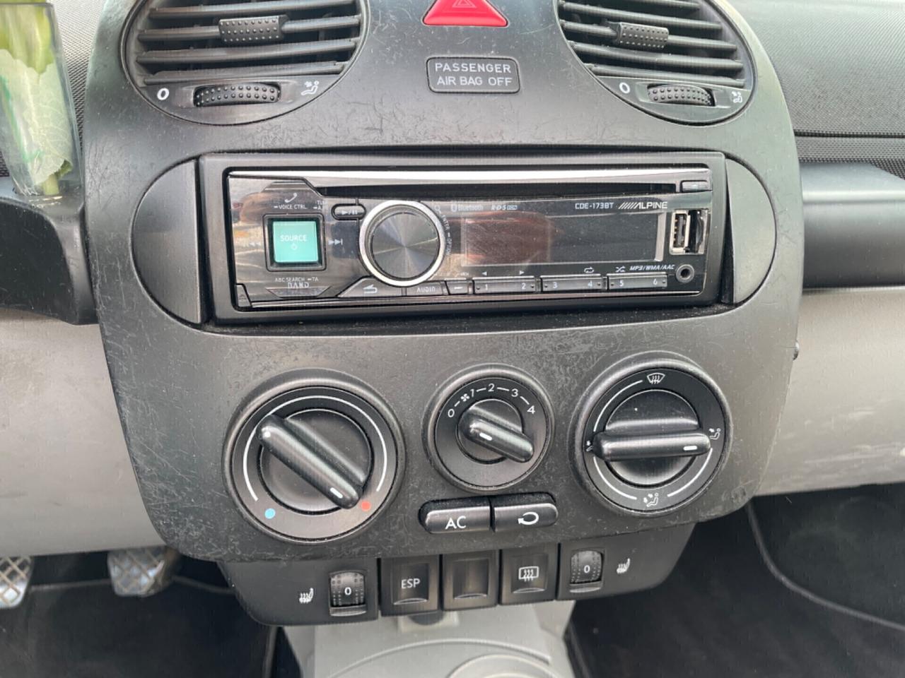 Volkswagen New Beetle / MAGGIOLONE