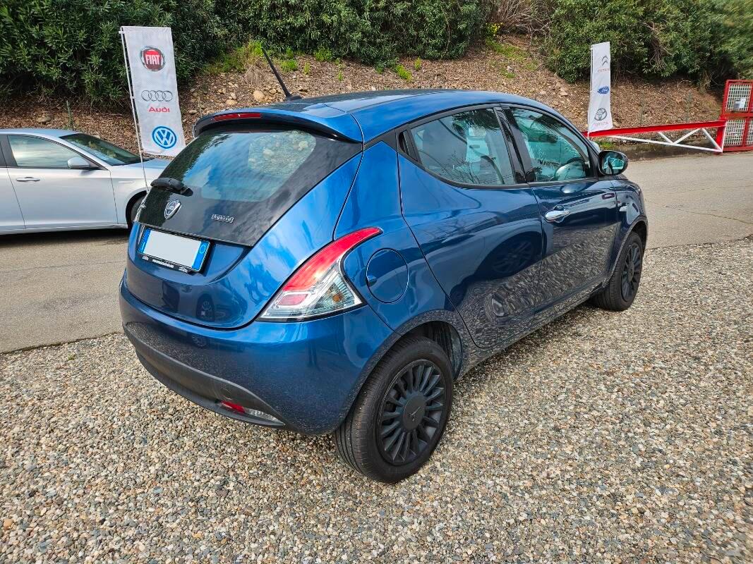 Lancia Ypsilon III 1.0 firefly hybrid Silver s&s 70cv
