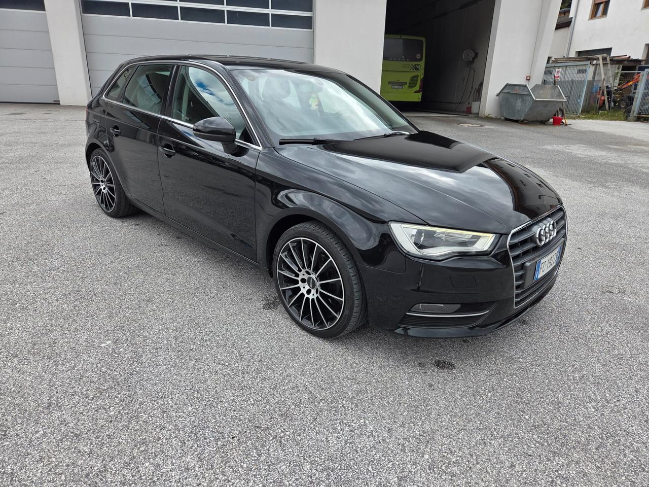 Audi A3 1.6 TDI clean diesel S tronic Attraction