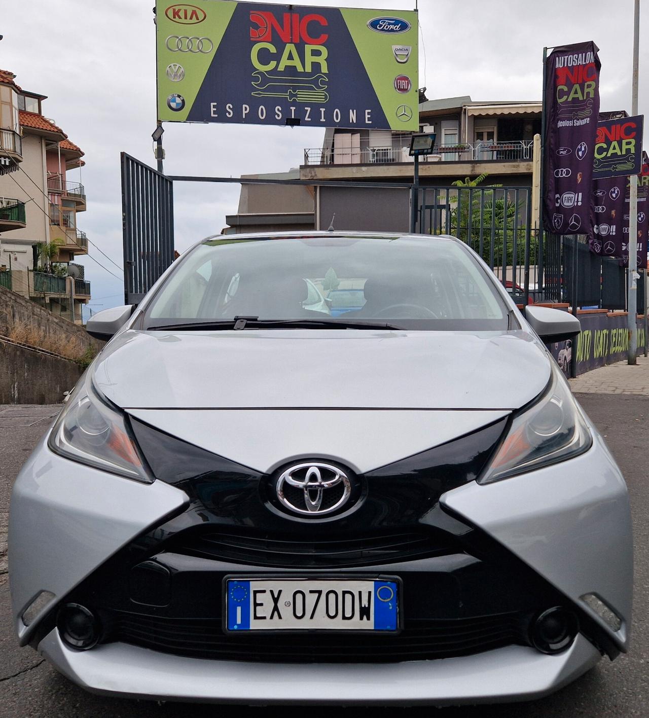 Toyota Aygo 1.0 VVT-i 69 CV 5 porte x-play