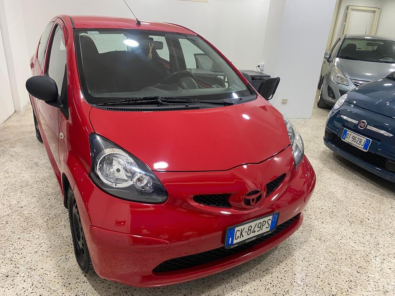 Toyota Aygo 1.0 12V VVT-i 5 porte Sol