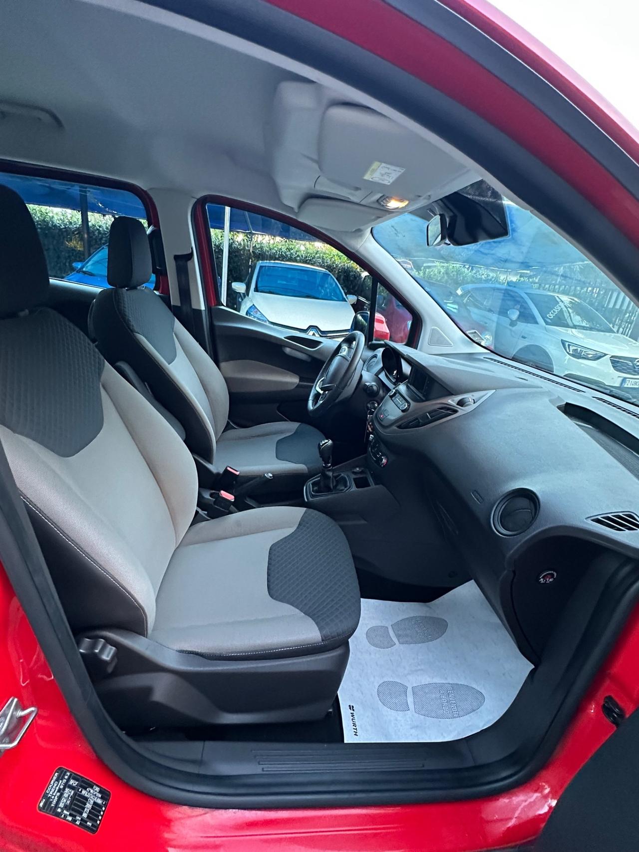 Ford Tourneo Courier 1.0 EcoBoost 100 CV Plus