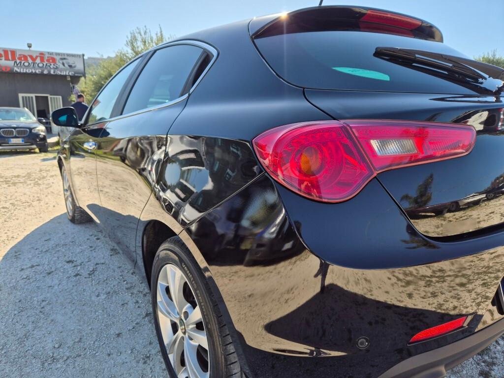 Alfa Romeo Giulietta 1.6 JTDm-2 105 CV Distinctive