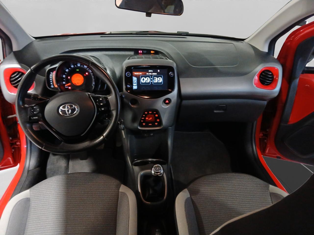 Toyota Aygo Connect 1.0 VVT-i 72 CV 5 porte x-play