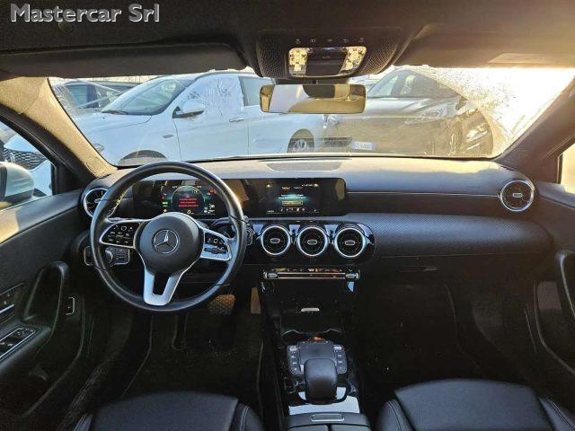 MERCEDES-BENZ A 250 e eq-power Business Extra auto - GC736ZY