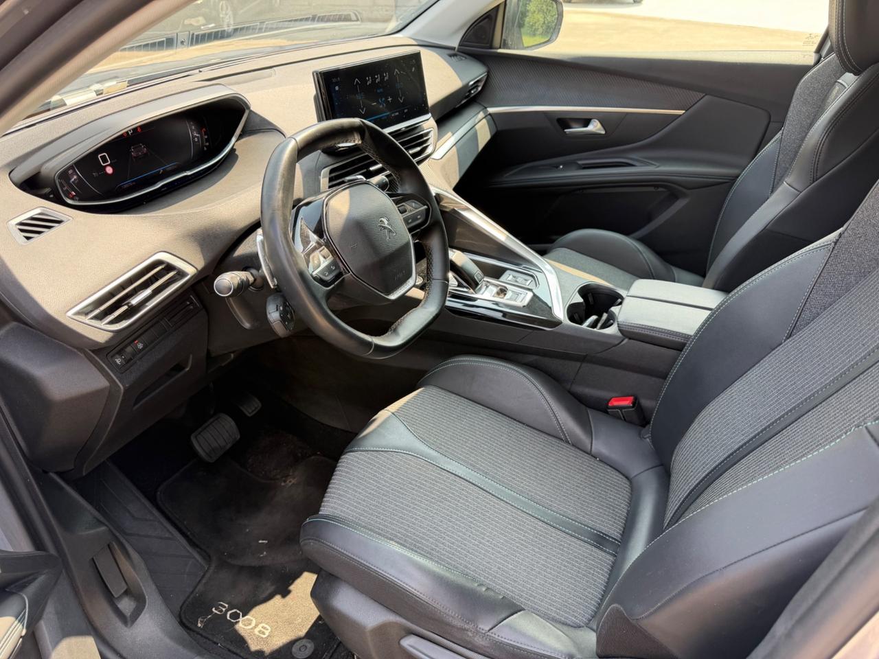 Peugeot 3008 BlueHDi 130 S&S EAT8 Allure