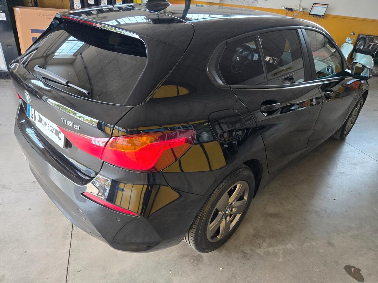 Bmw 116d Business SENZA VINCOLI IVA ESPOSTA
