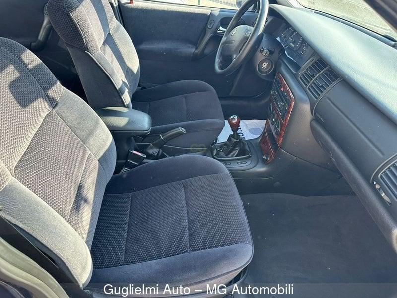 Opel Vectra Vectra 2.0i 16V cat 5 porte CD 100
