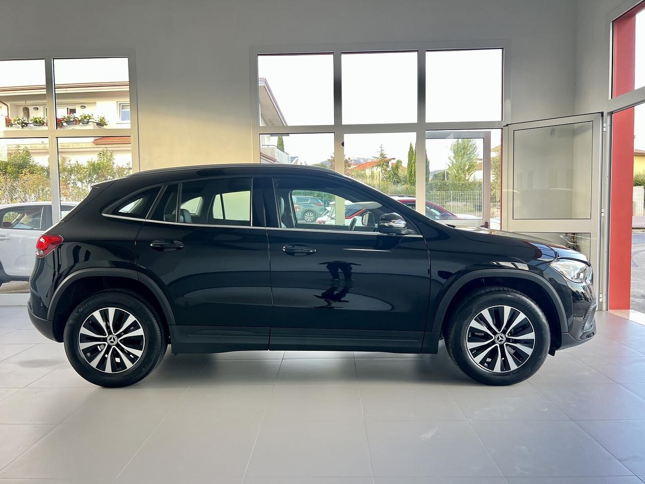 MERCEDES GLA 180d STYLE - 2021