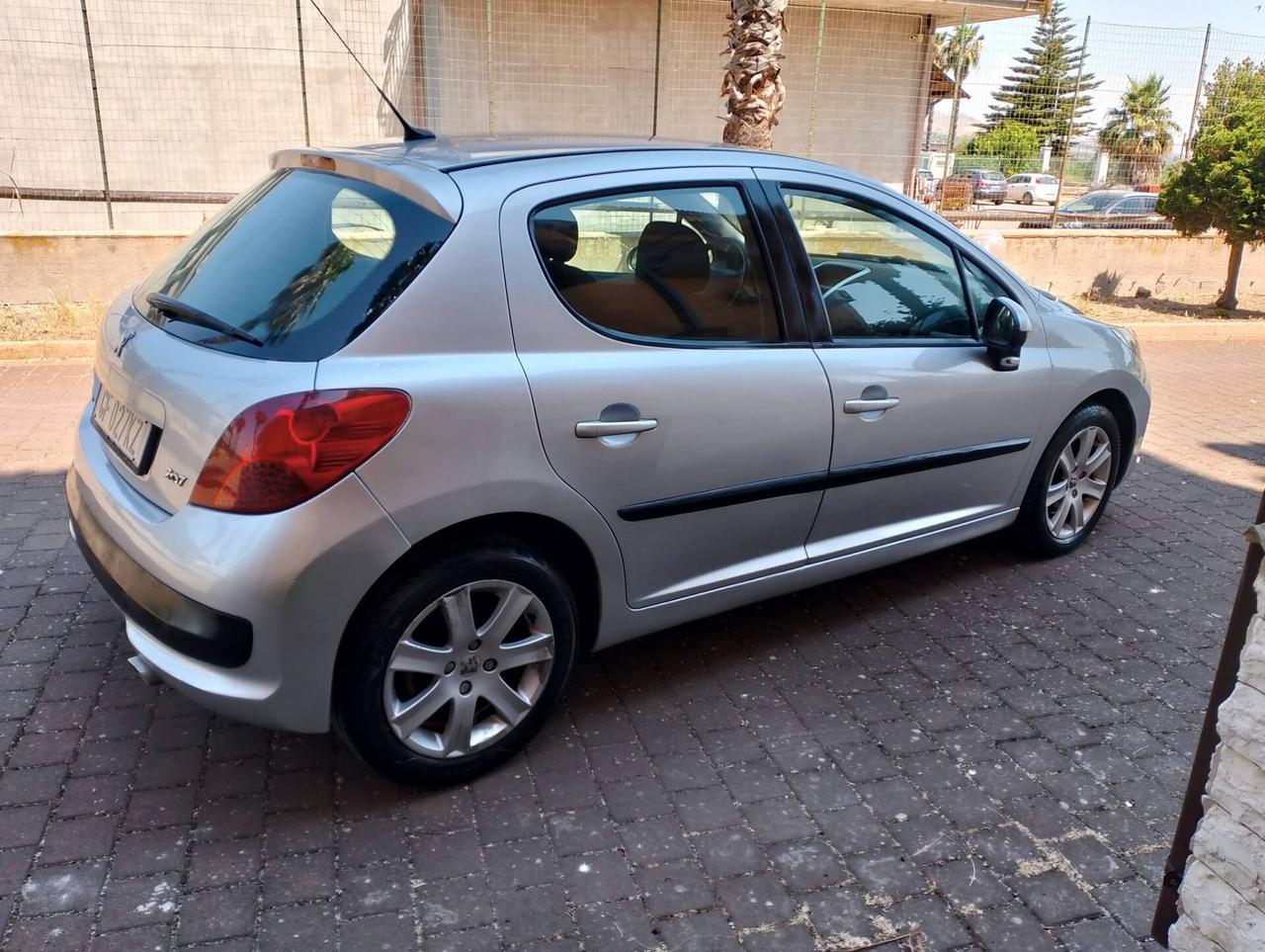 Peugeot 207 1.6 HDi 90CV 5p. XS