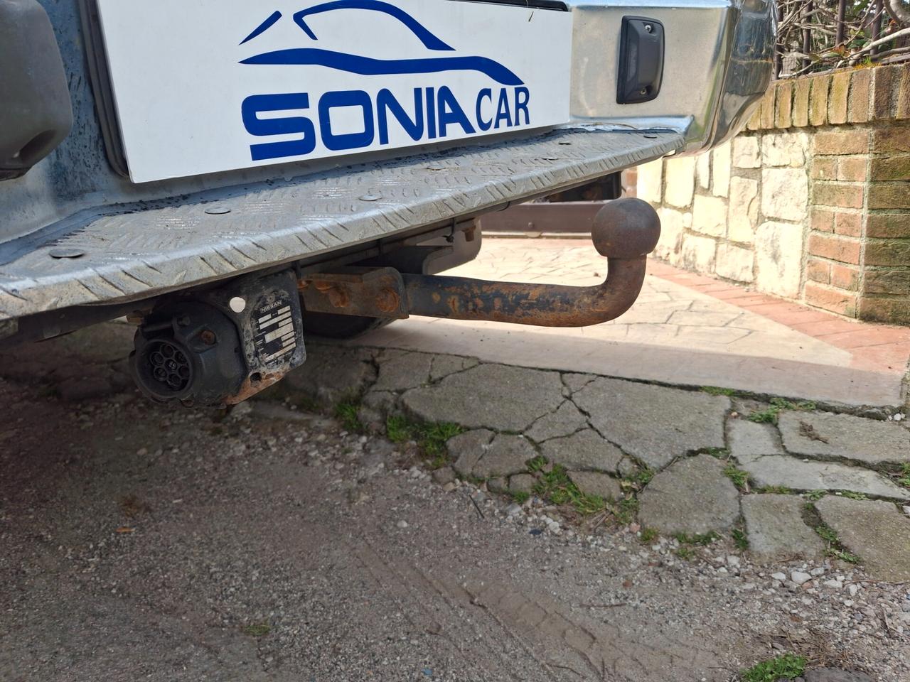 Nissan Navara 2.5 dCi 4 porte Double Cab SE gancio traino