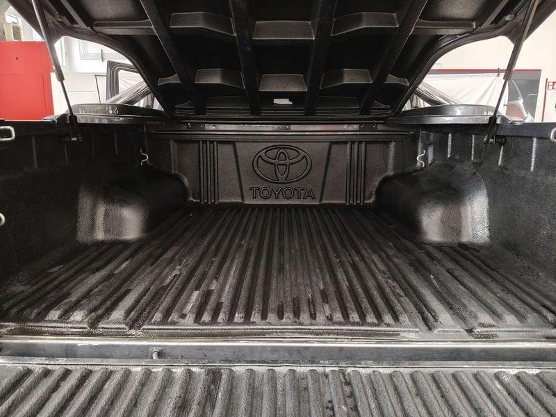 Toyota Hilux 2.4 D-4D A/T 4WD 4 porte Double Cab Executive+
