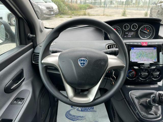 LANCIA Ypsilon 1.2 69 CV 5 porte NEOPATENTATI