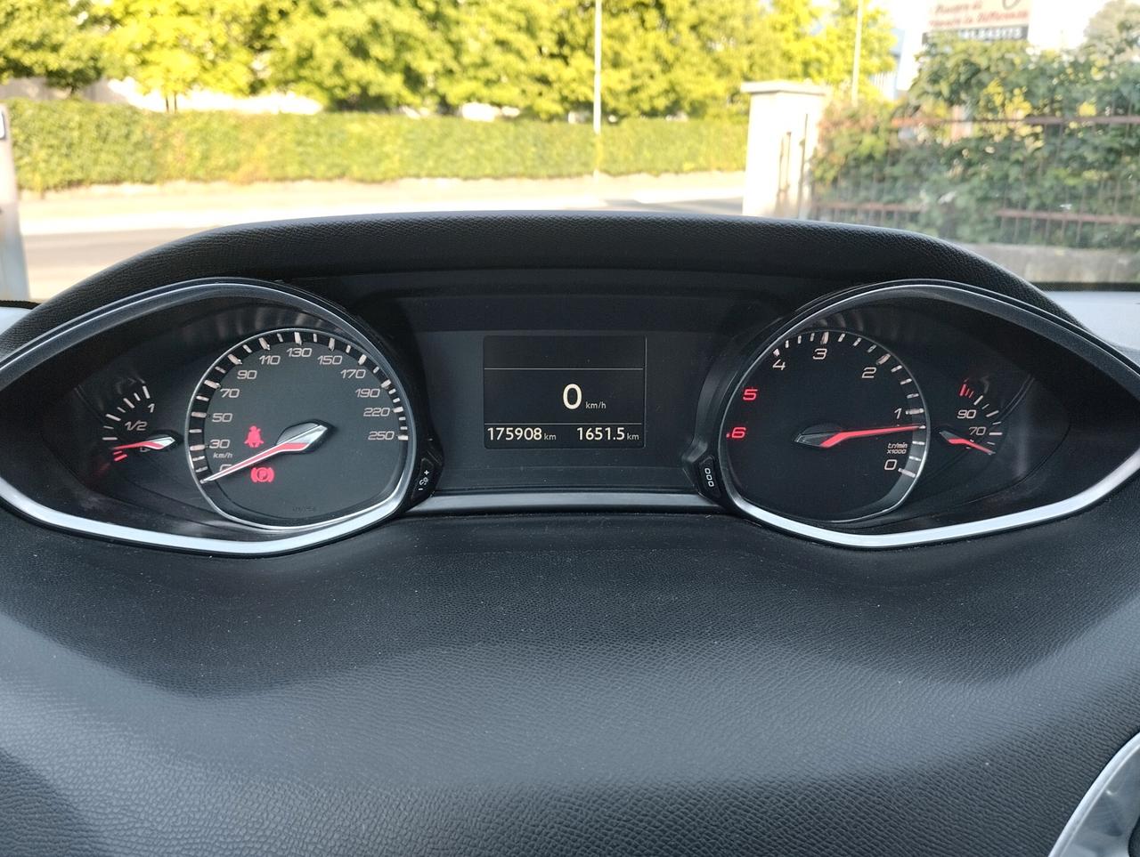 Peugeot 308 BlueHDi 120 S&S Allure