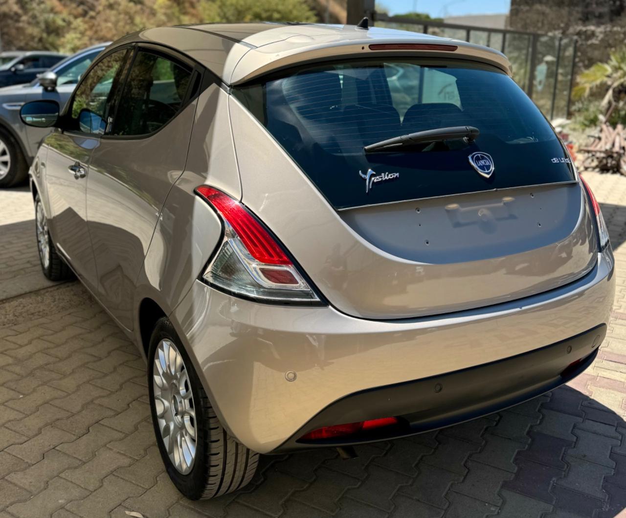 Lancia Ypsilon 0.9 TwinAir 85 CV 5 porte S&S DFN Gold