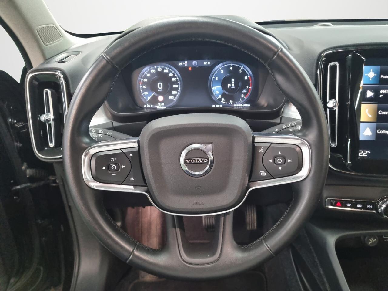 Volvo XC40 T2 Geartronic Momentum Pro