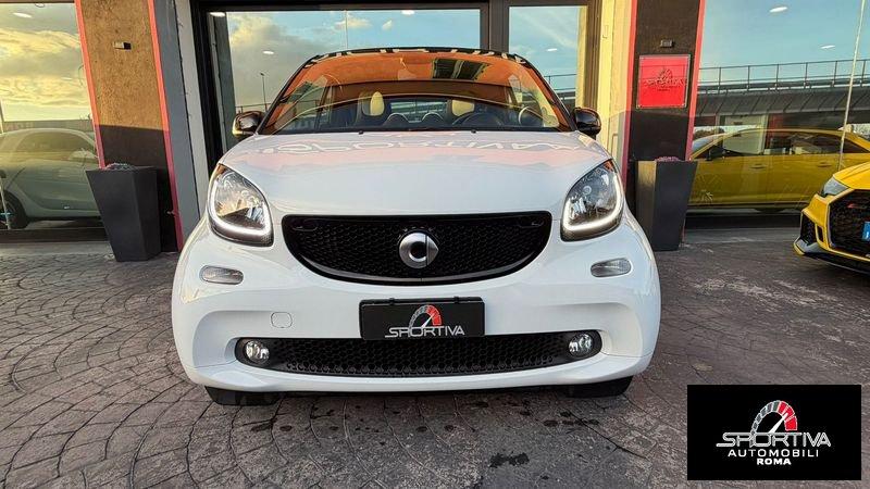 smart fortwo FARI LED TETTO PANORAMICO RATA MENSILE 133,00 fortwo 70 1.0 Passion