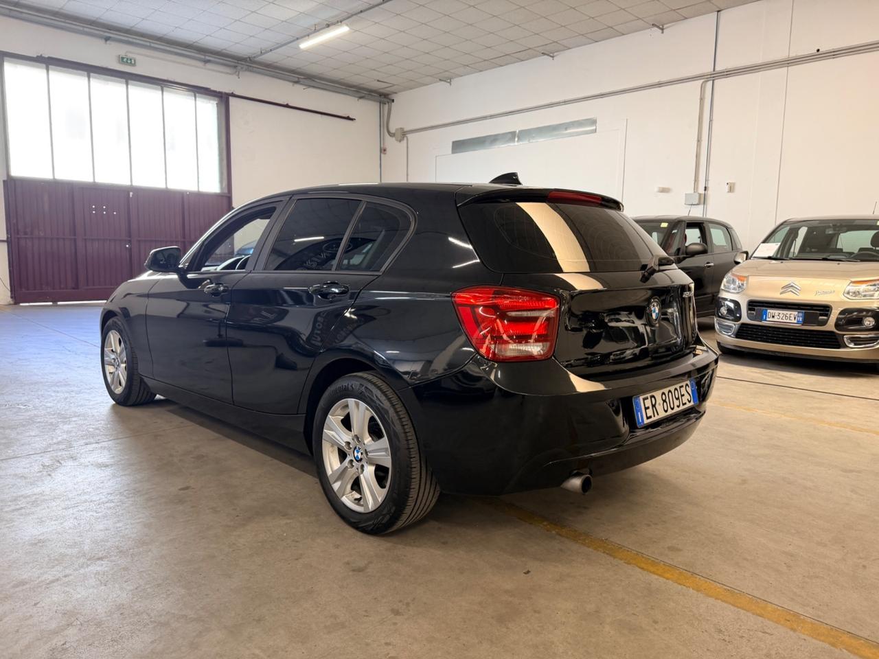 Bmw 120 120d 5p. Unique