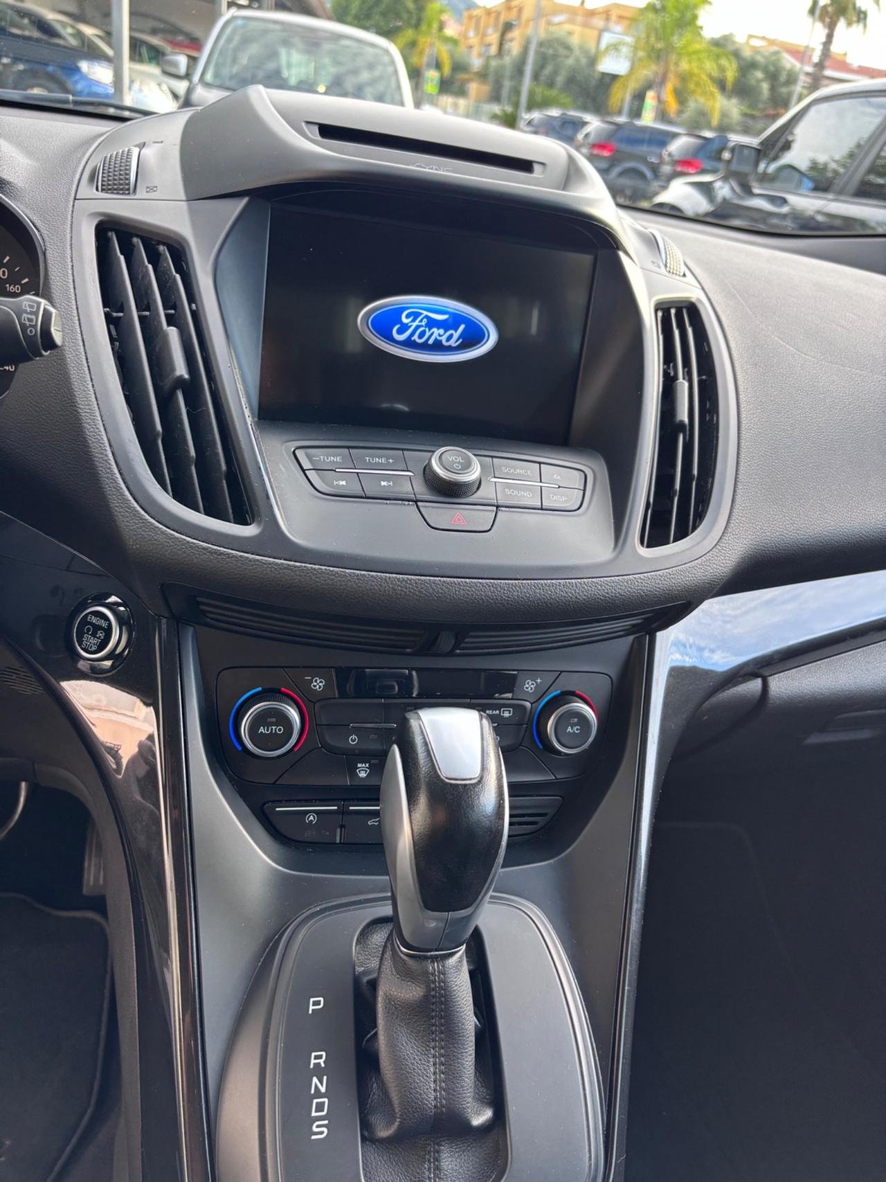 Ford Kuga 1.5 TDCI 120 CV S&S 2WD Powershift Titanium