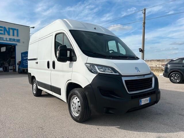 Peugeot Boxer 330 L1H2 2.2 BLUEHDI 120CV SeS