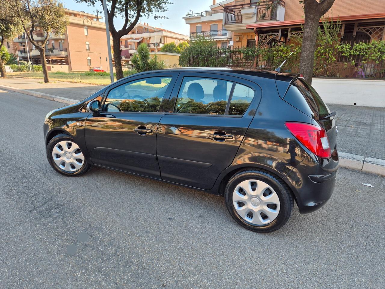 Opel corsa 1.2 gpl anno 08