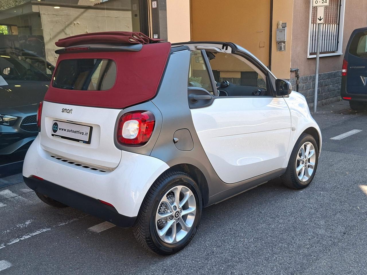Smart ForTwo 90 0.9 T twinamic cabrio Passion Capote Rossa
