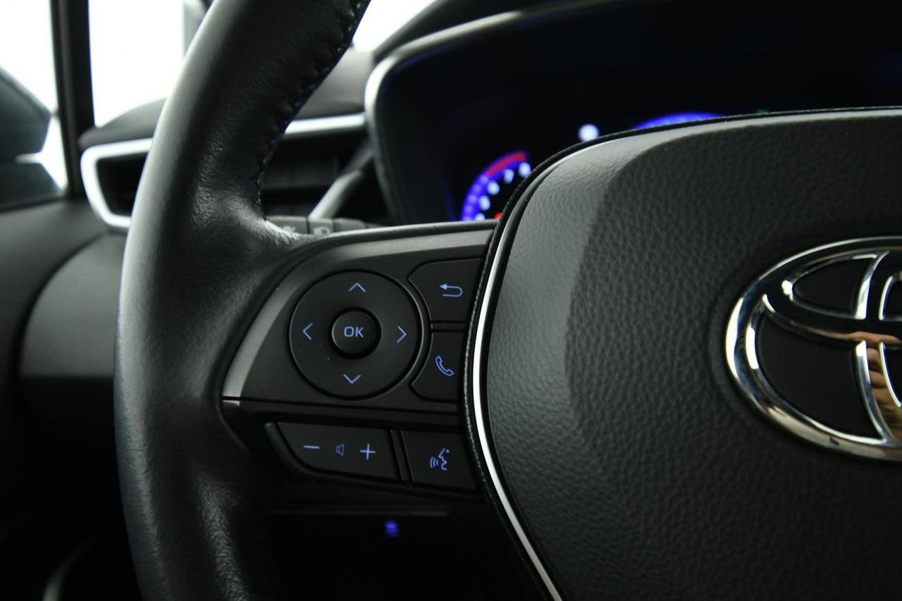 TOYOTA Corolla 2.0h Style cvt CAMERA+ACC+LED+C17"