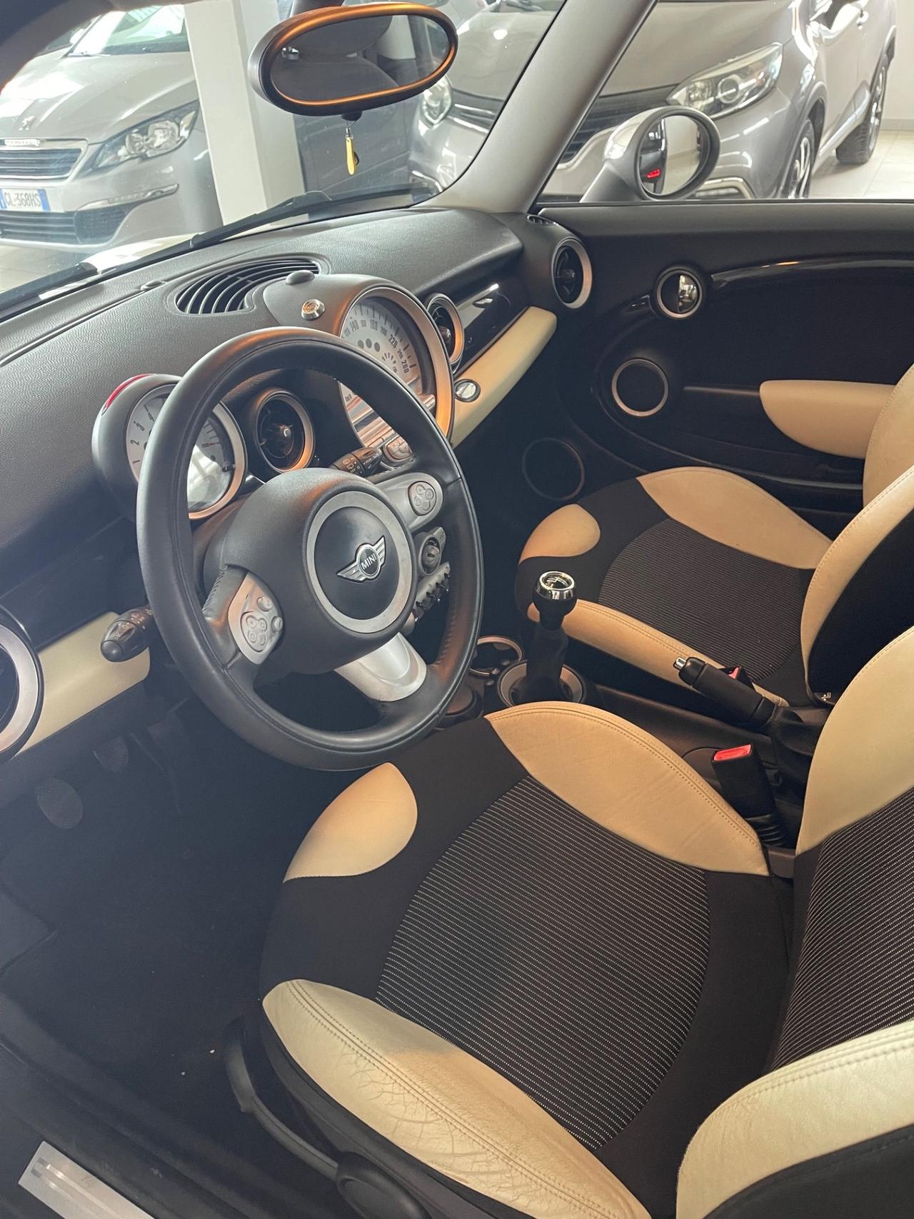 Mini 1.4 16V One Chili