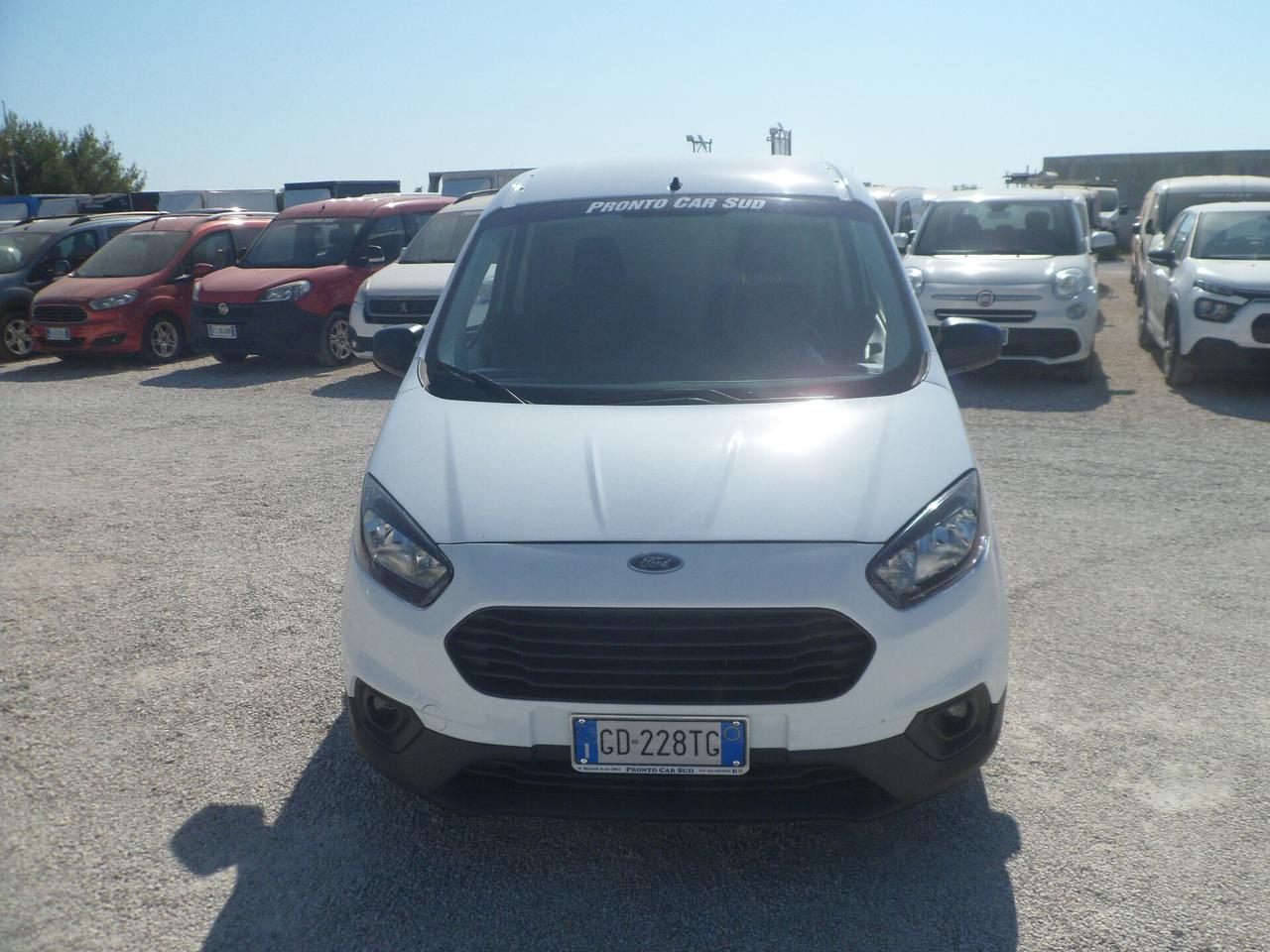 Ford Transit Courier furgone