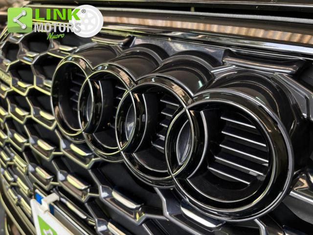 AUDI Q3 35 TDI quattro S tronic S line Identity black
