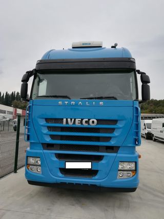 Iveco Stralis con cassone fisso