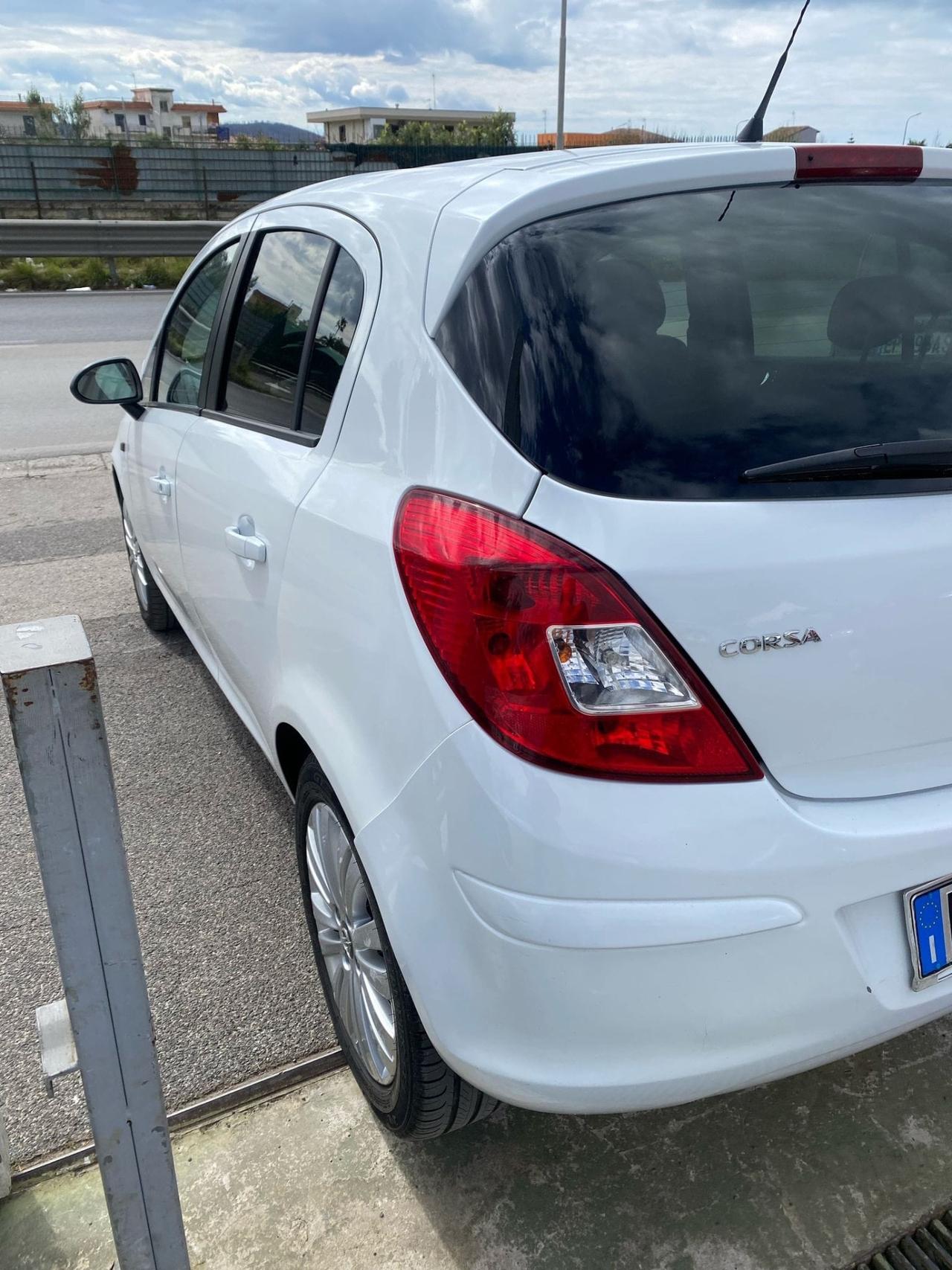 Opel Corsa 1.2 5 porte Elective
