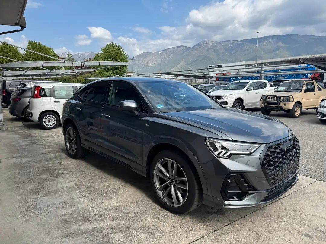 Audi Q3 SPB 35 TFSI S tronic Identity Black Sportbavk s-line