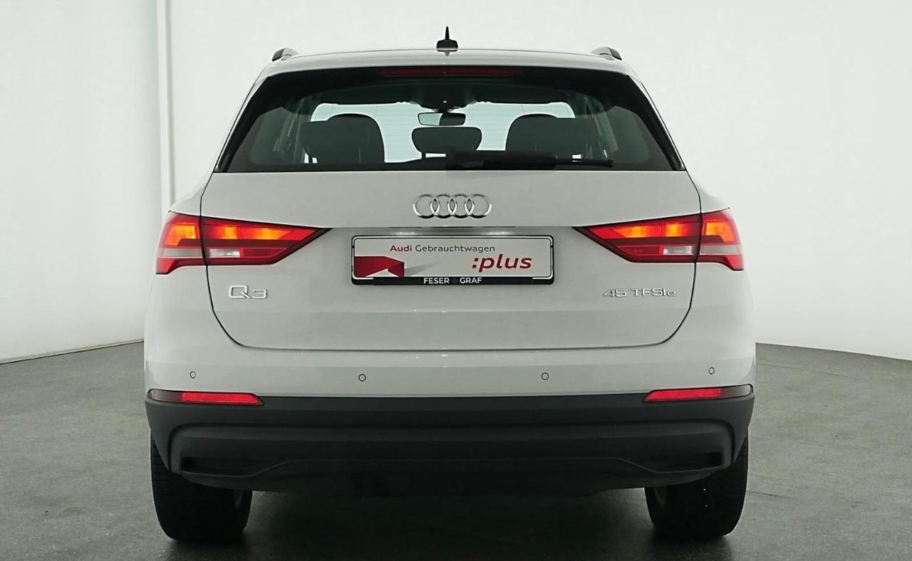 Audi Q3 45 TFSI e S tronic Business