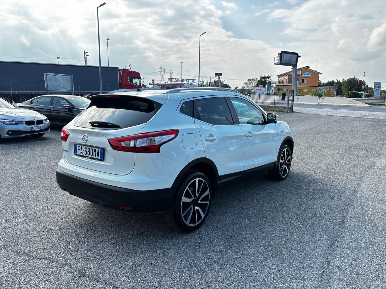 Nissan Qashqai 1.6 dCi 2WD Tekna - 2015