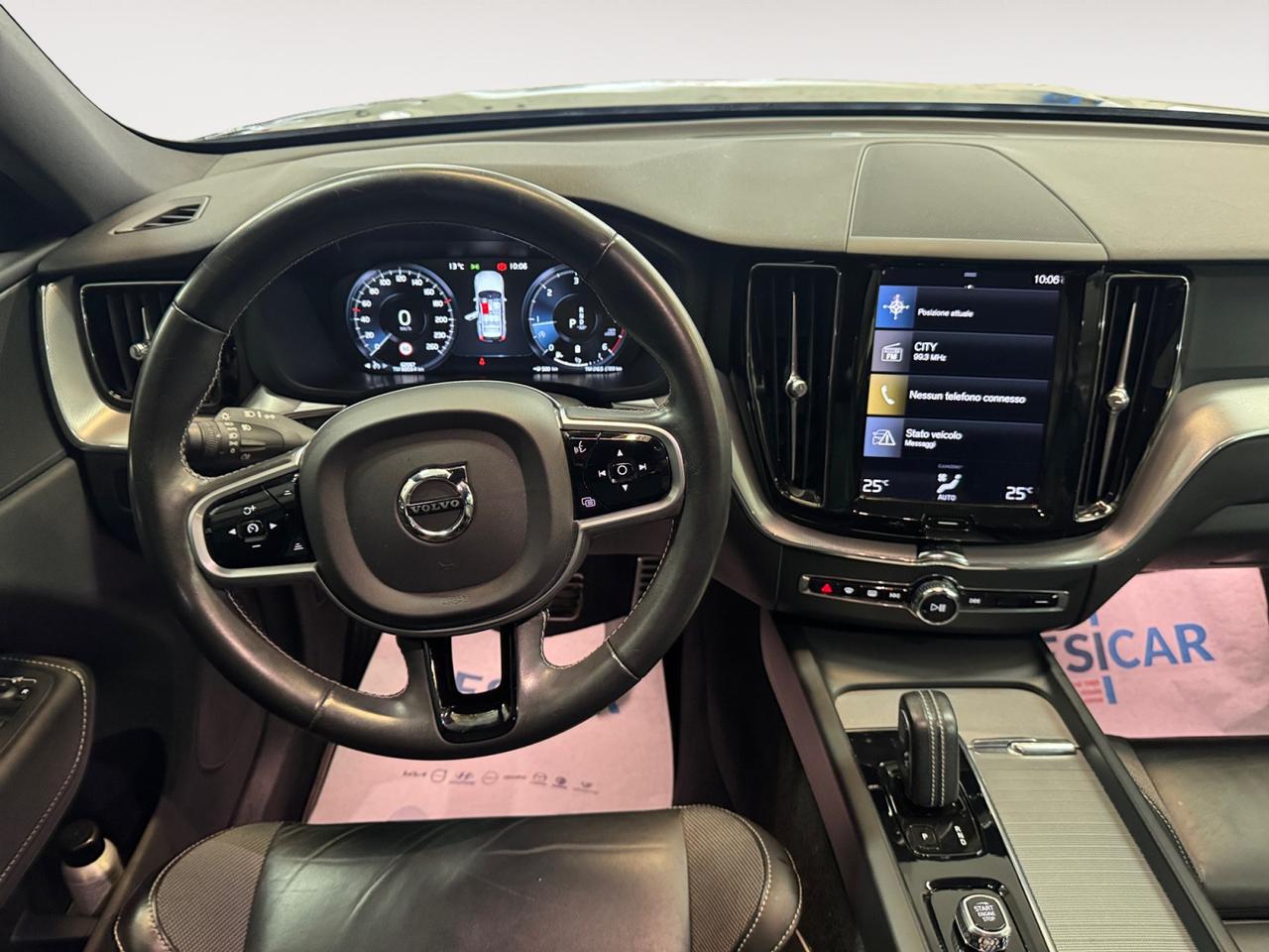 VOLVO XC60 2.0 b4 R-design awd auto